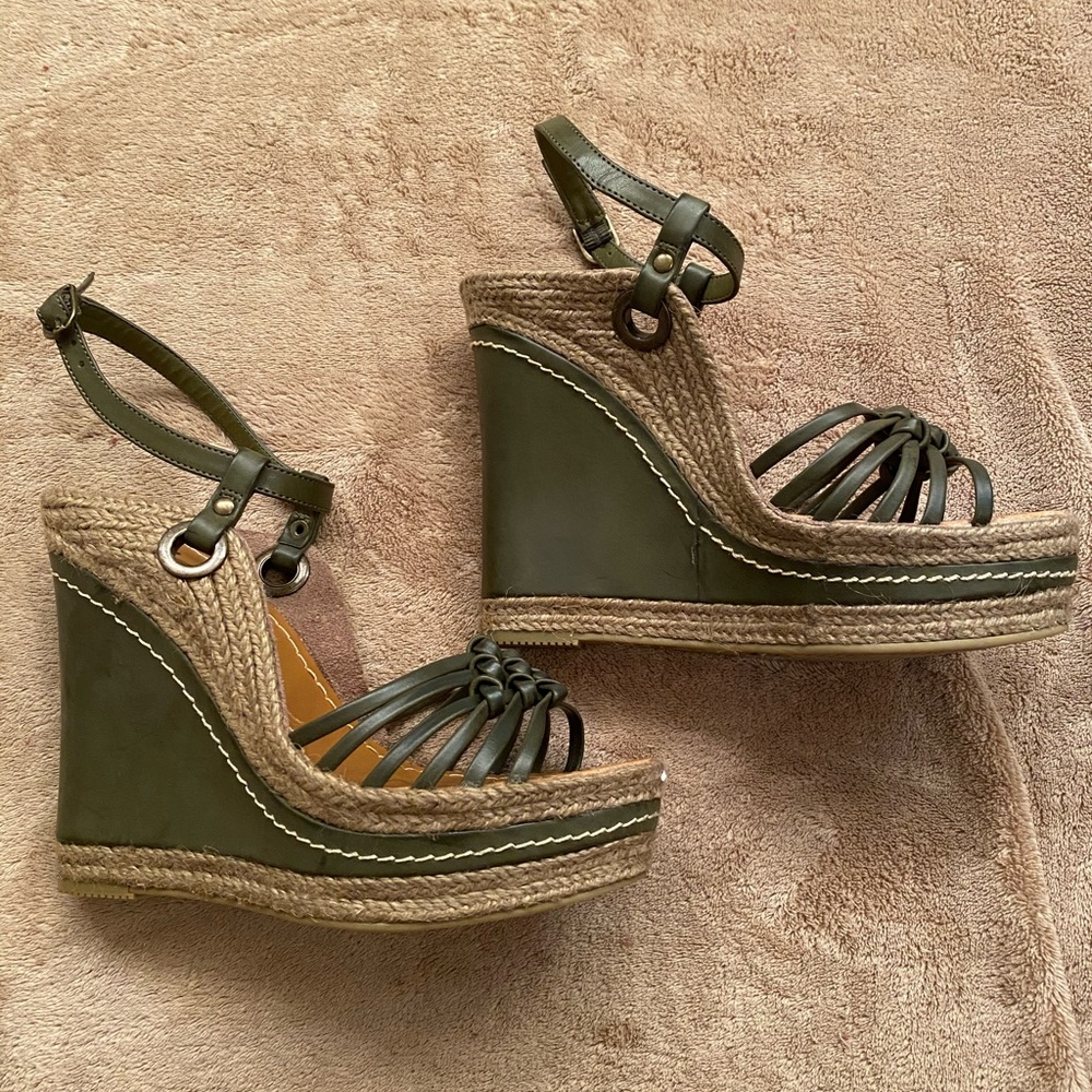 Mia - Biscotti Wedges